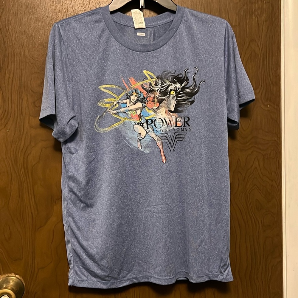 Pacific blue Wonder Woman shirt size YXL